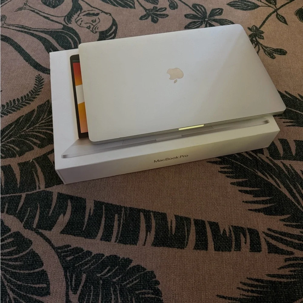 MacBook Pro 16’ (2019)